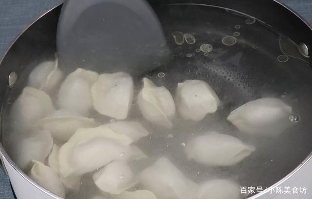 如何煮速冻饺子？简单步骤一网打尽！