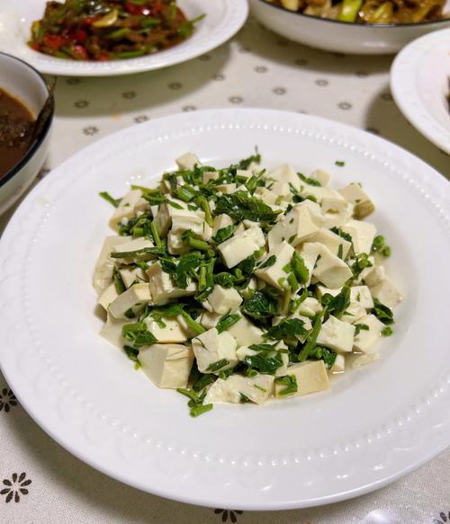 怪不得饭店的香椿拌豆腐那么好吃原来诀窍在这里看一遍就学会