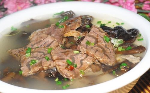 26个字的SEO友好标题：制作美味醇香的牛肉汤，简单食谱分享