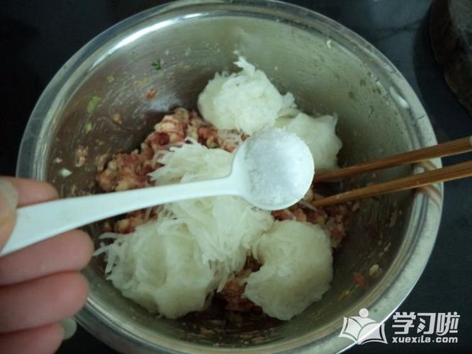 白萝卜饺子馅的制作方法，简单易学，香味诱人