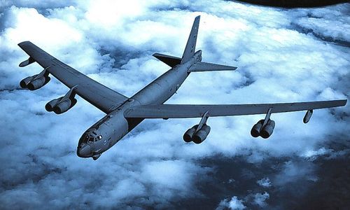 B-52“同温层堡垒”轰炸机诞生于1952年服役至今的王牌轰炸机