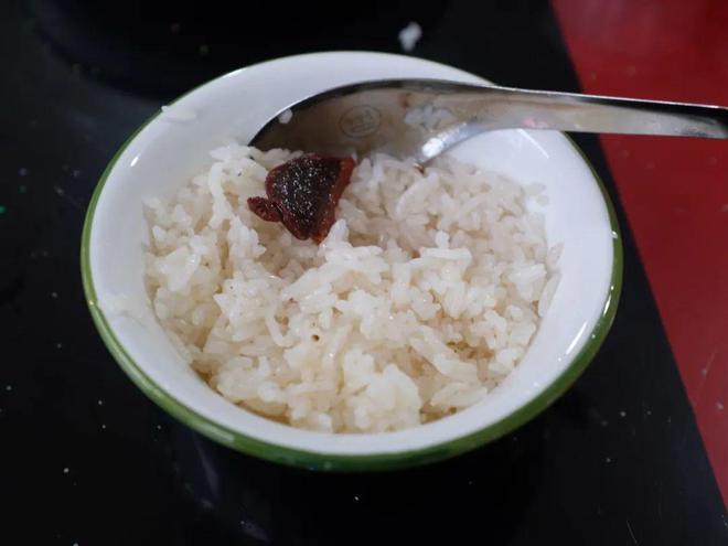 鹅油饭水蕨菜烧肉米线白参蒸蛋这座滇西南城市太好吃