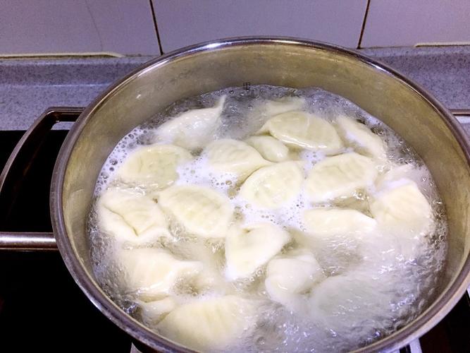 速冻水饺怎么煮_速冻水饺怎么煮不会烂