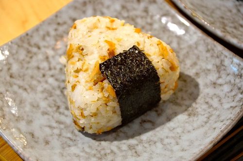 鲑鱼子饭_鲑鱼子饭团