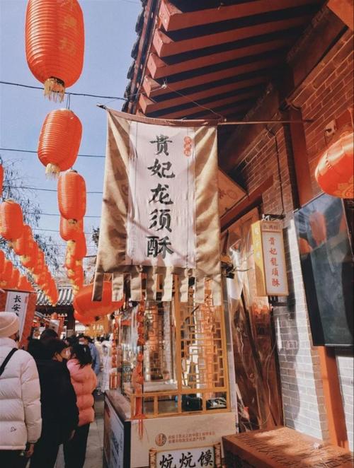 西安春节人气爆棚景区限流游客因不愿排队放弃许多美食