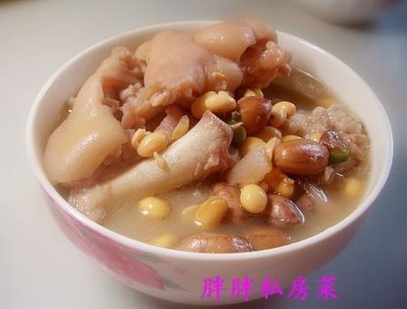 黄豆花生炖猪蹄_黄豆花生炖猪蹄功效与作用