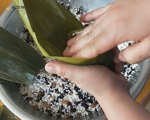 包粽子视频_大粽叶怎么包粽子视频