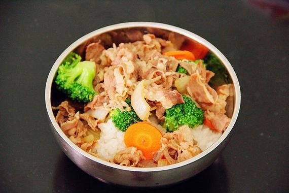 吉野家牛肉饭_吉野家牛肉饭大碗和小碗区别