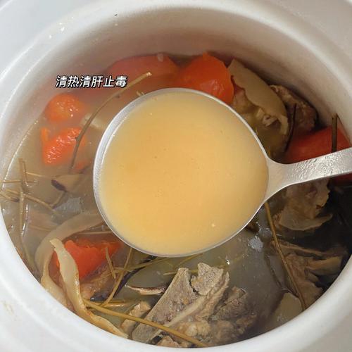 鸡骨草煲汤_鸡骨草煲汤放什么材料有什么功效?