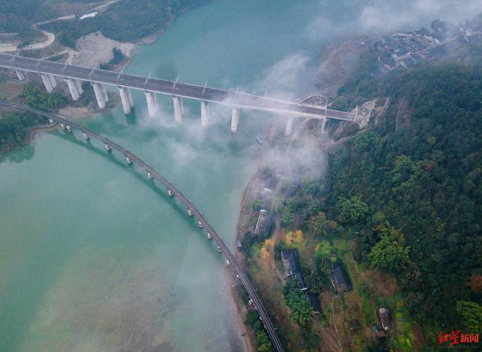 成昆铁路复线_成昆铁路复线12月26日通车