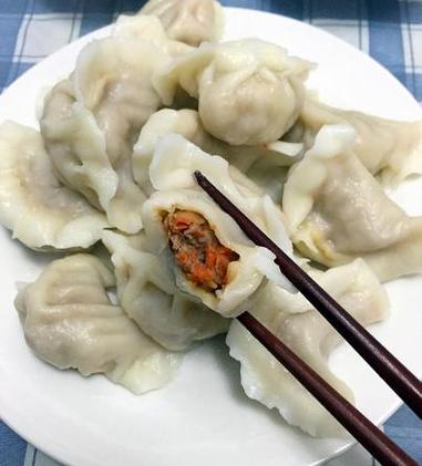 牛肉配啥菜包饺子好吃_牛肉馅放啥菜绝配