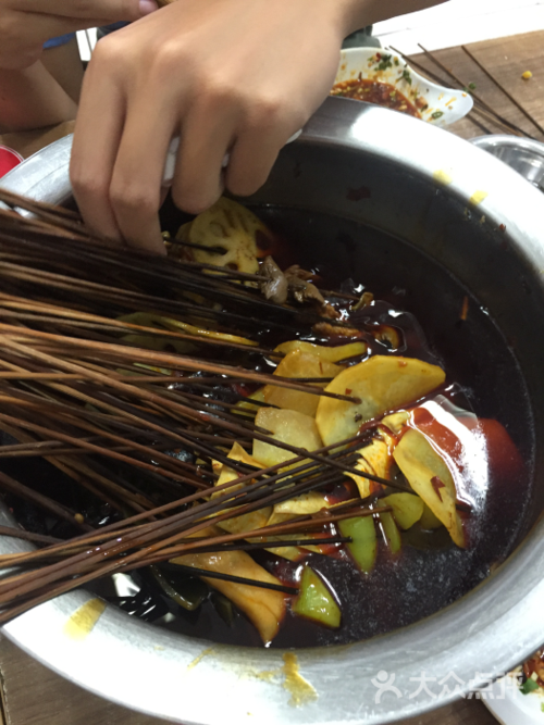 吃铲铲串串_吃铲铲串串视频大全