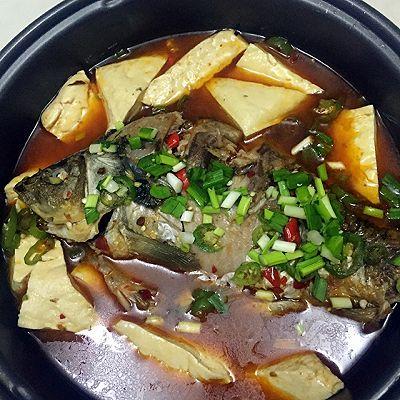 鲫鱼炖豆腐_鲫鱼炖豆腐怎么做视频